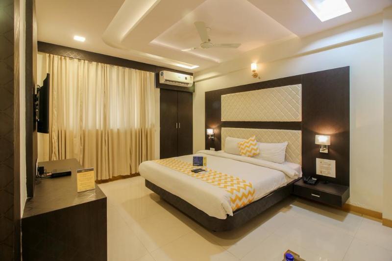 Fabexpress Time Square Hotel Тане Екстериор снимка