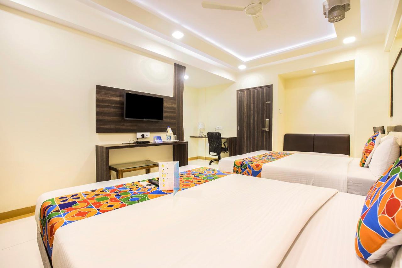 Fabexpress Time Square Hotel Тане Екстериор снимка