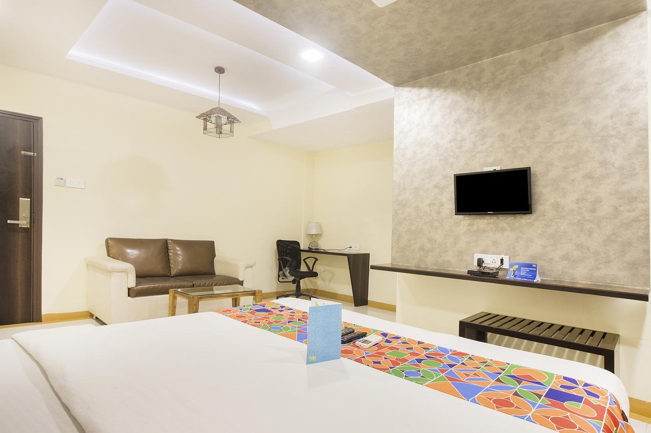 Fabexpress Time Square Hotel Тане Екстериор снимка