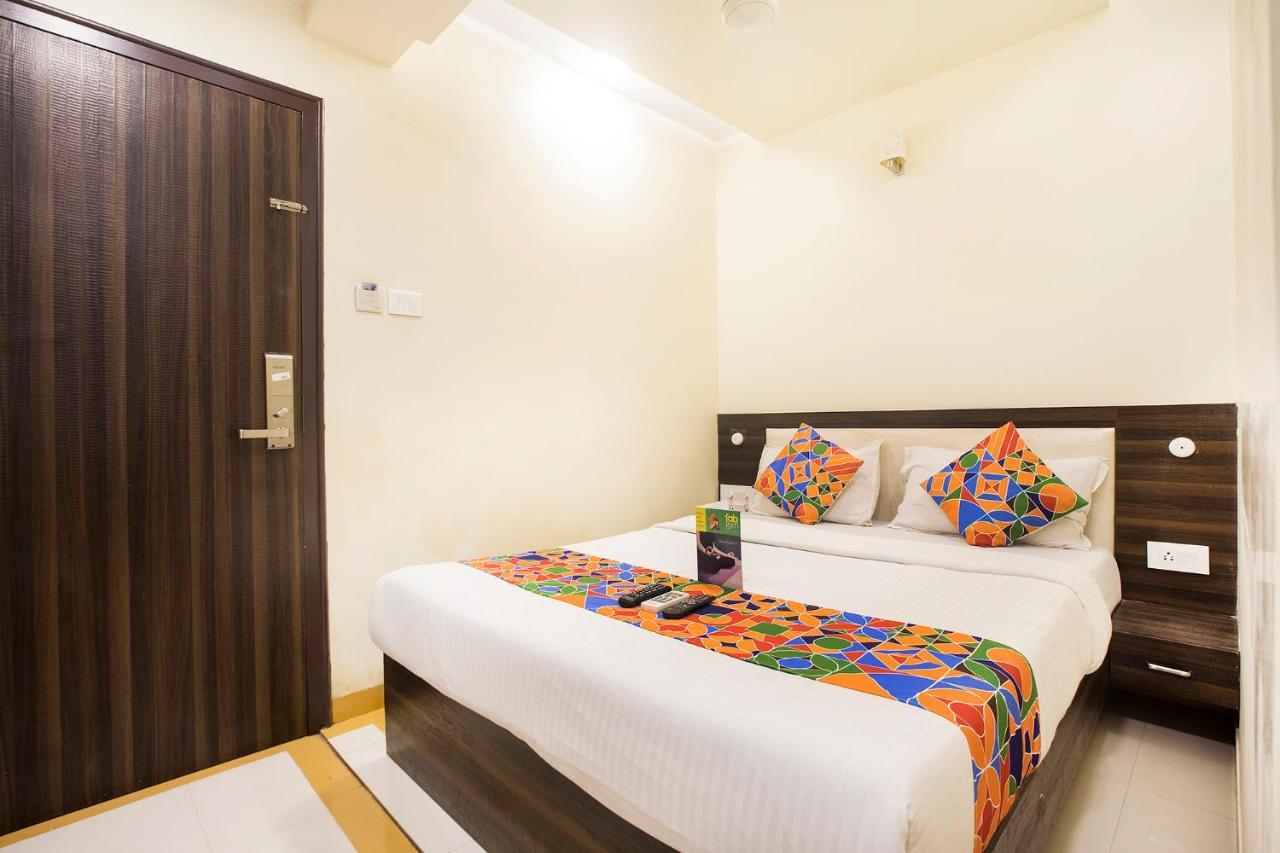 Fabexpress Time Square Hotel Тане Екстериор снимка