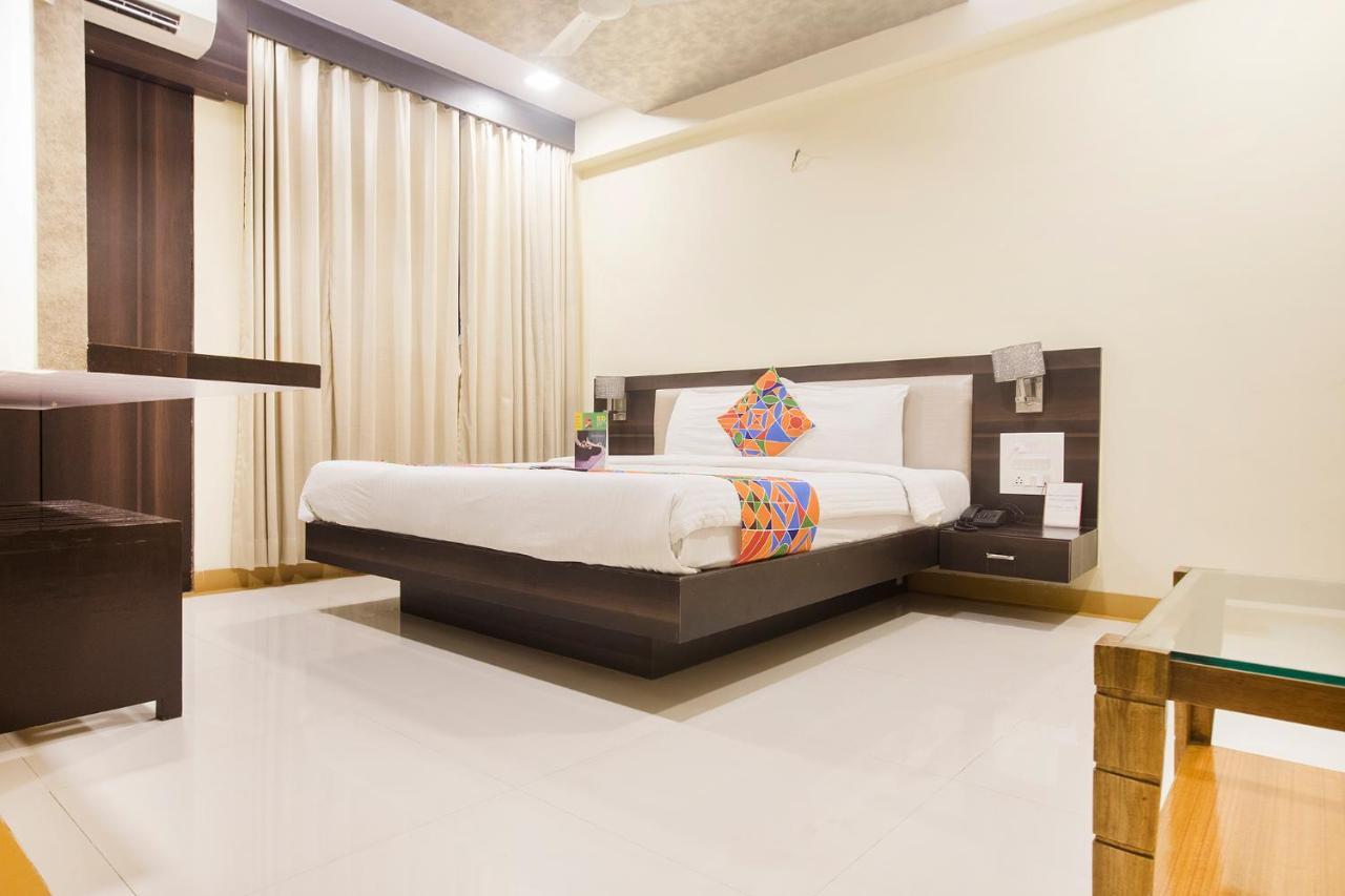 Fabexpress Time Square Hotel Тане Екстериор снимка