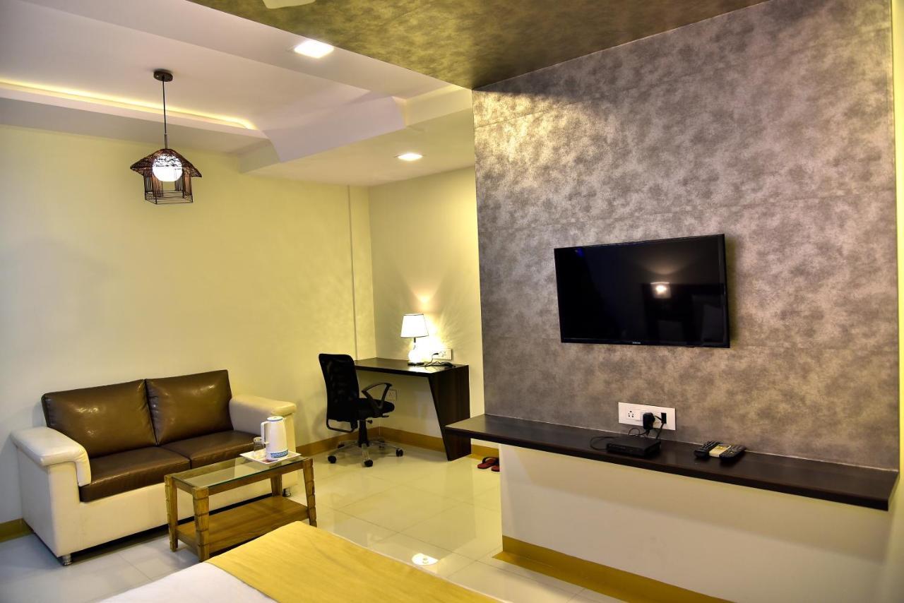 Fabexpress Time Square Hotel Тане Екстериор снимка