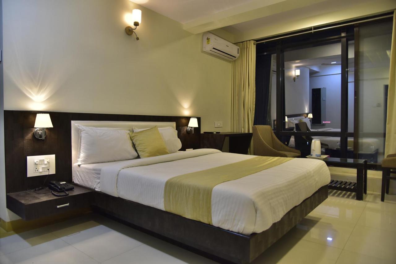 Fabexpress Time Square Hotel Тане Екстериор снимка