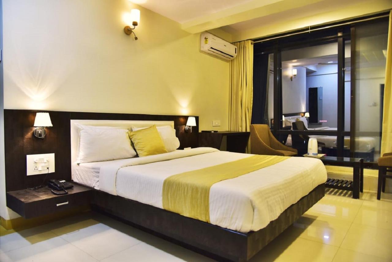 Fabexpress Time Square Hotel Тане Екстериор снимка