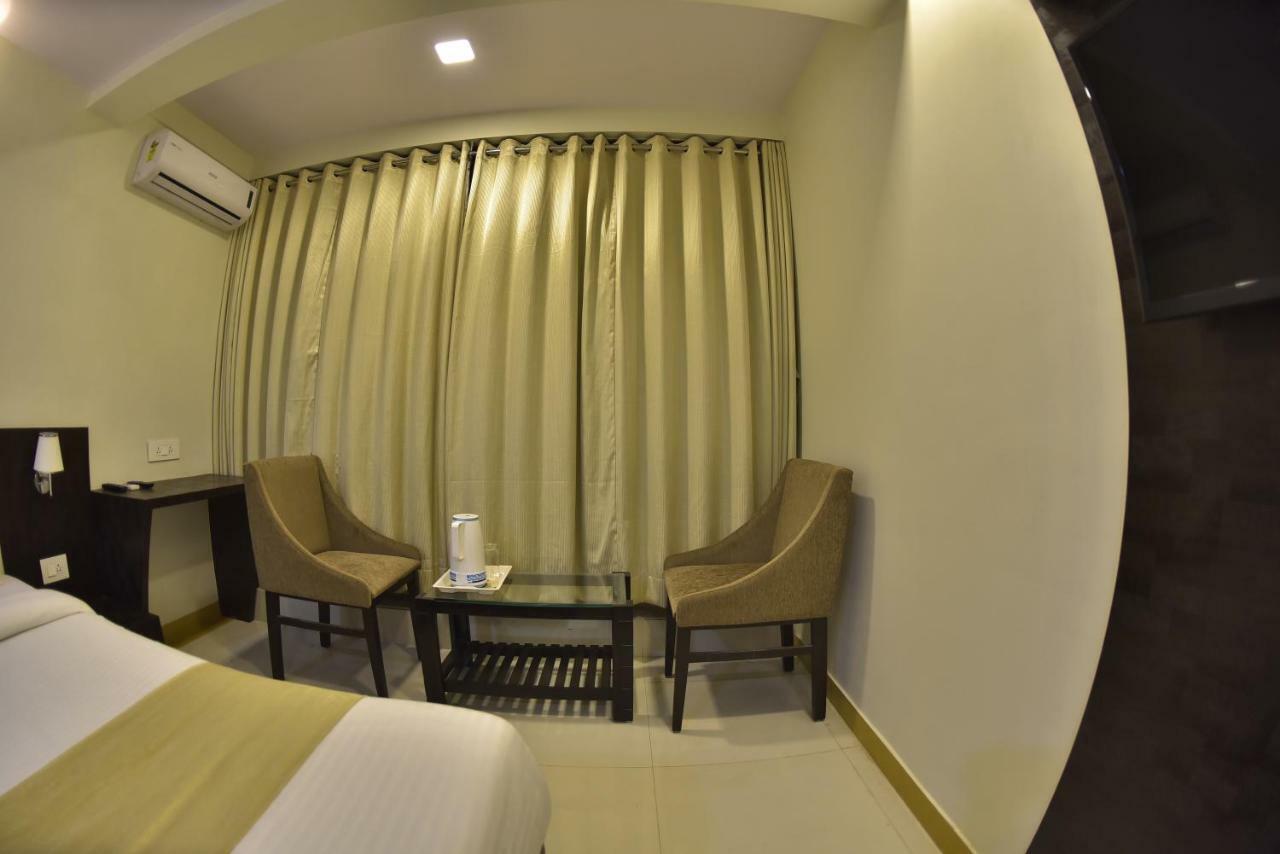 Fabexpress Time Square Hotel Тане Екстериор снимка