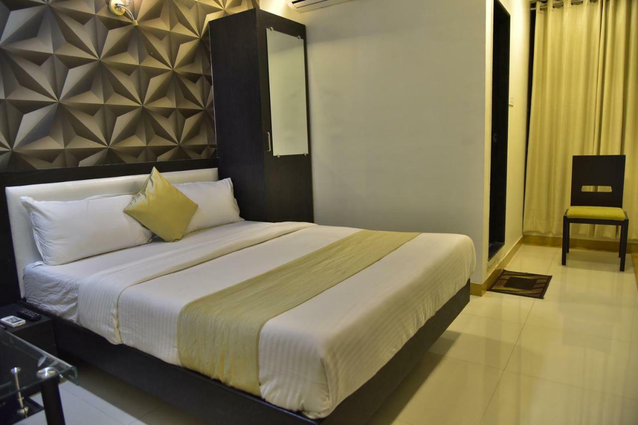 Fabexpress Time Square Hotel Тане Екстериор снимка
