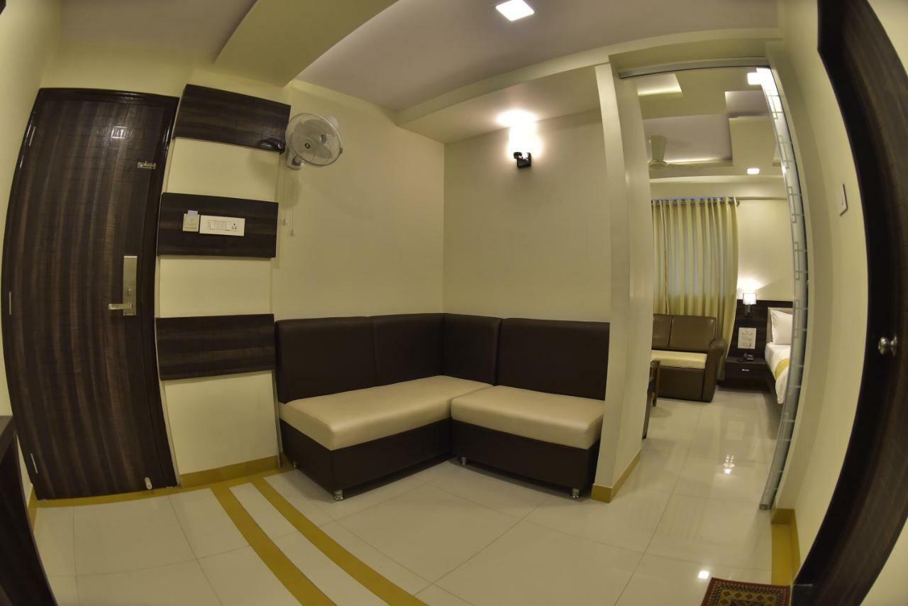 Fabexpress Time Square Hotel Тане Екстериор снимка