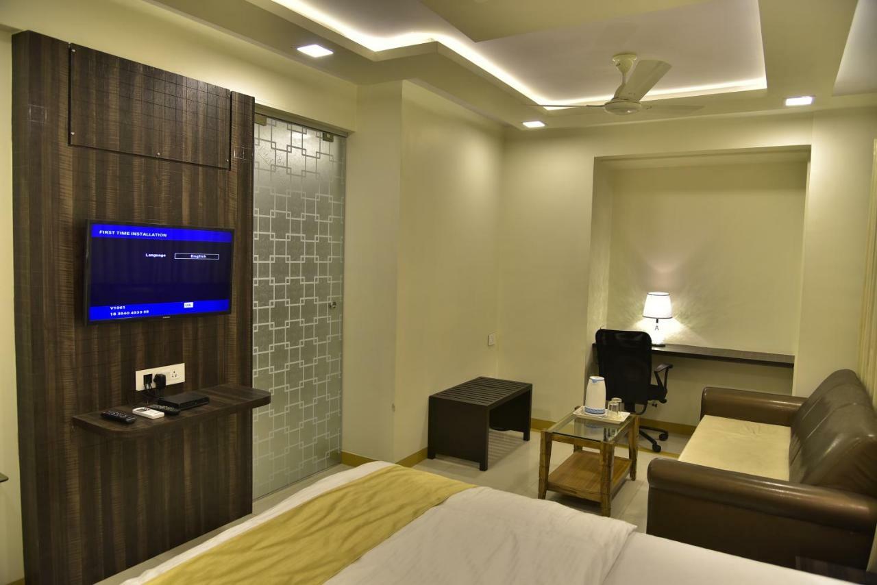 Fabexpress Time Square Hotel Тане Екстериор снимка