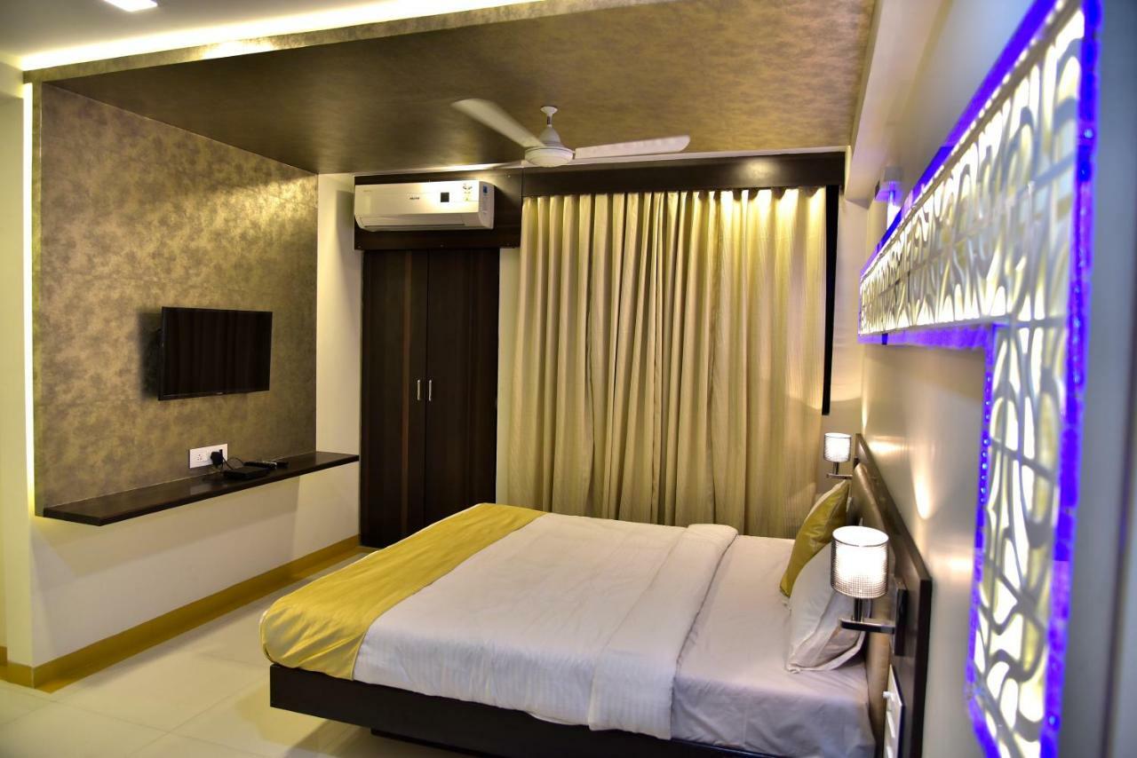 Fabexpress Time Square Hotel Тане Екстериор снимка