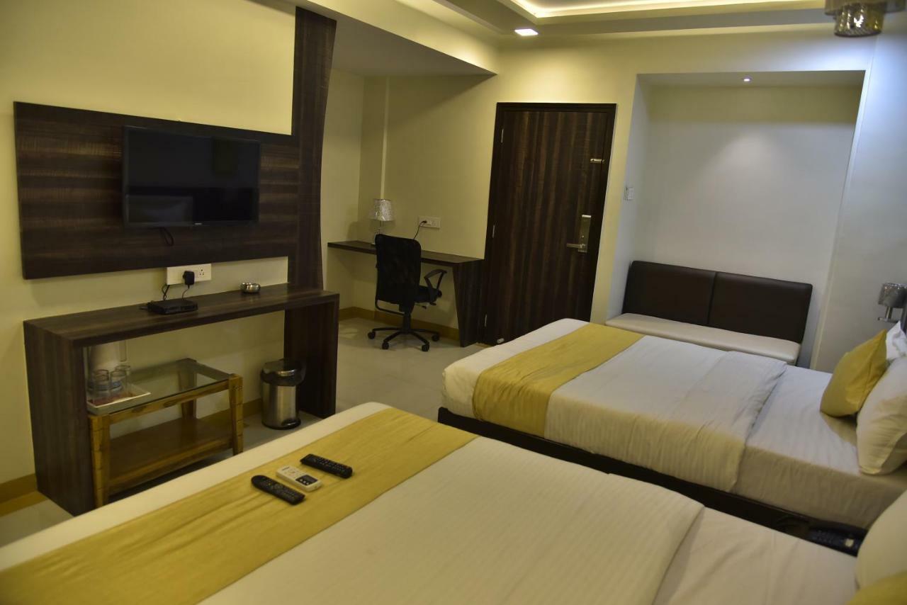 Fabexpress Time Square Hotel Тане Екстериор снимка
