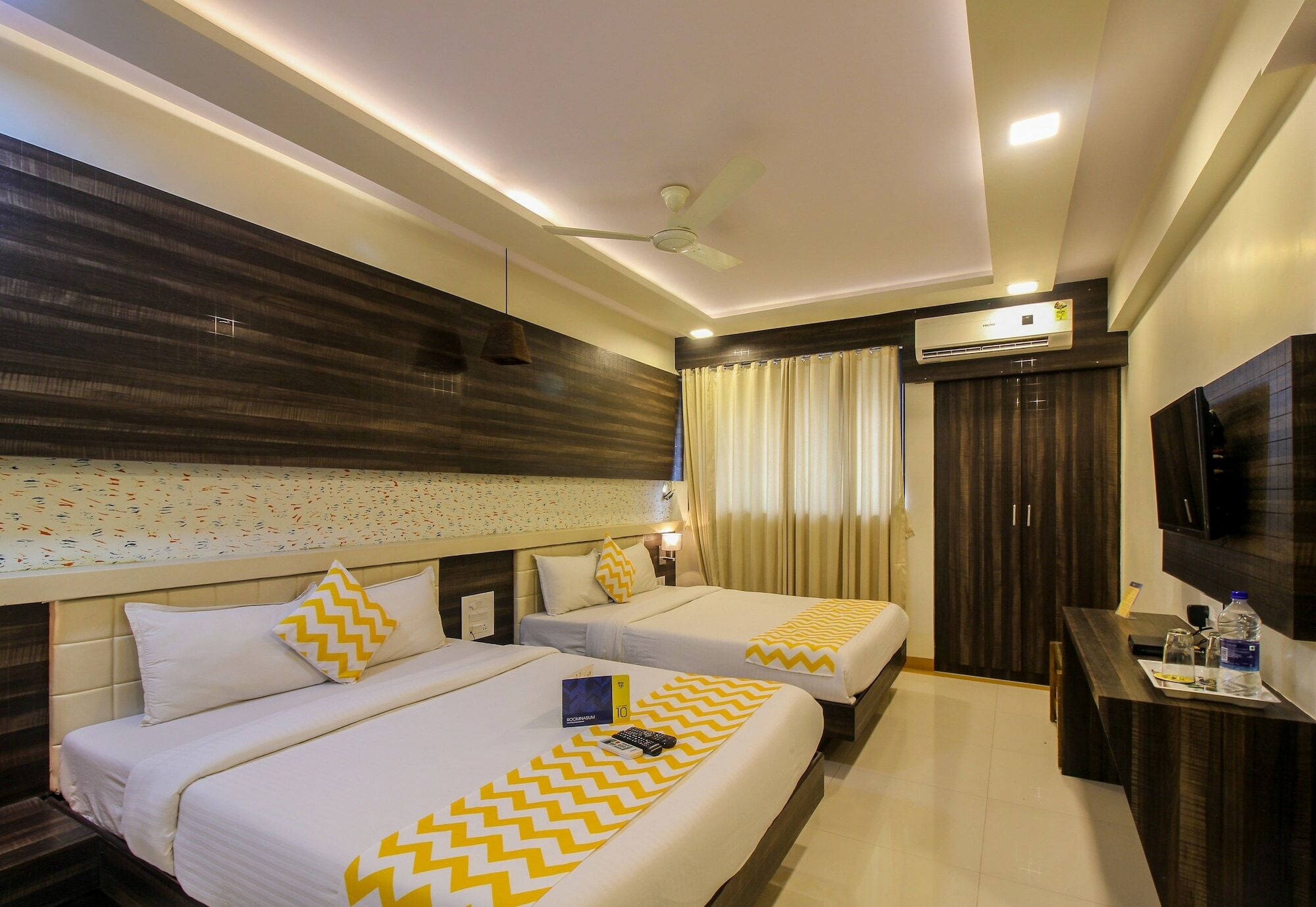 Fabexpress Time Square Hotel Тане Екстериор снимка